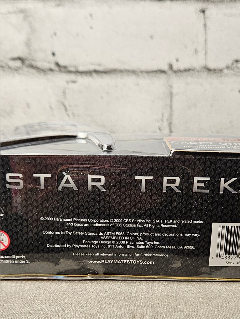 Star Trek 2009 Cadet Uhura Figure Warp Collection NIB Playmates - Picture 9 of 9